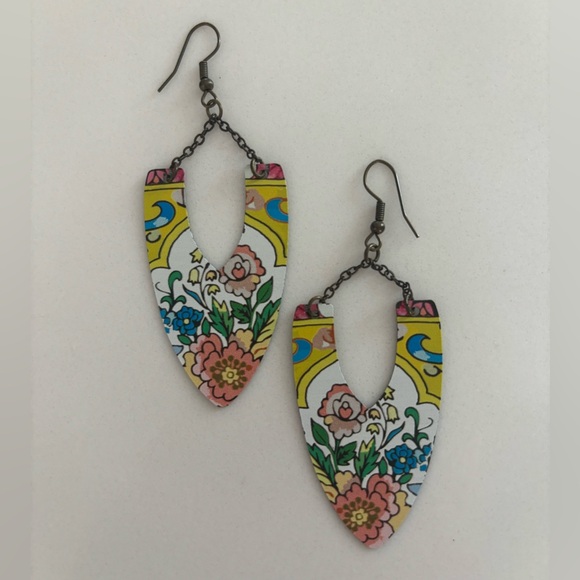 Plunder Vibrant Floral Dangle Earrings - Picture 1 of 3